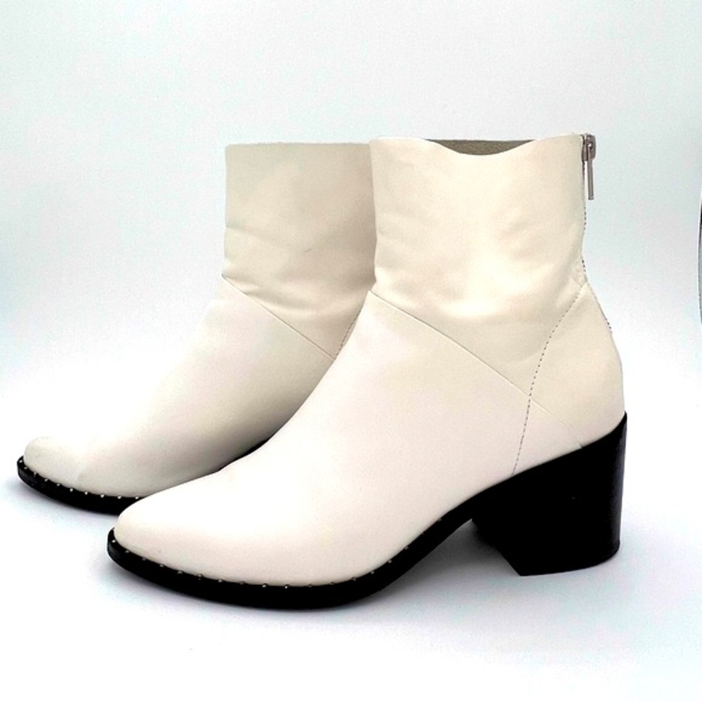 Treasure&Bond White Leather bootie,Size: 8.5, Side Zipper/Studs, EUC, Firm Price